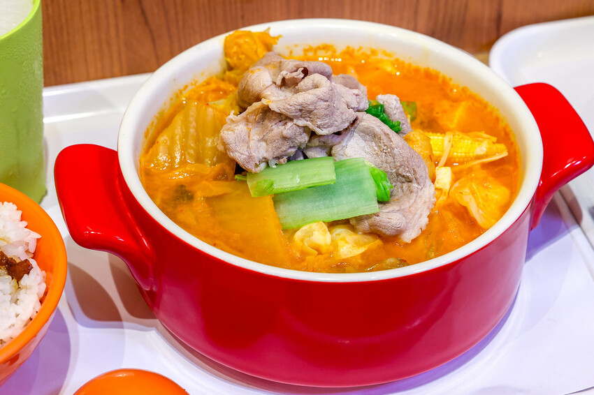 新北市永和區【永和美食】用六快煮鍋,平價小火鍋滷肉飯冰沙免費續