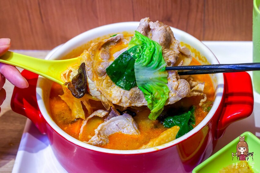 新北市永和區【永和美食】用六快煮鍋,平價小火鍋滷肉飯冰沙免費續