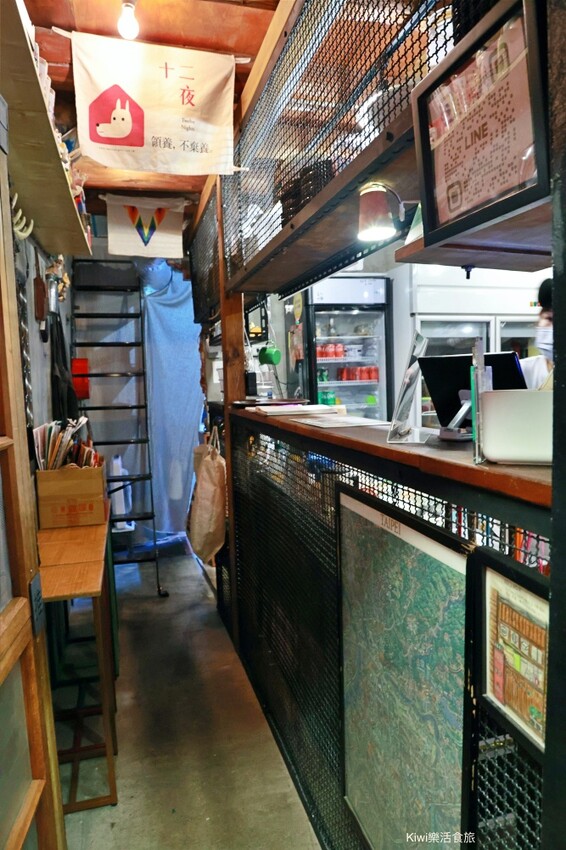 彰化縣彰化市彰化AGA DELI BURGER漢堡｜彰化美食必吃AGA手作漢堡肉肉超厚、溫沙拉味道極好！