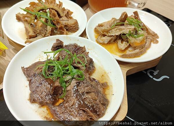 椪一下個人火鍋竟然可以一個人吃鴛鴦鍋耶!高CP值只要298起