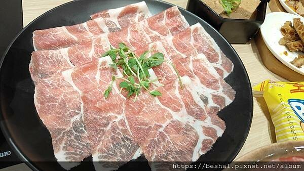 椪一下個人火鍋竟然可以一個人吃鴛鴦鍋耶!高CP值只要298起