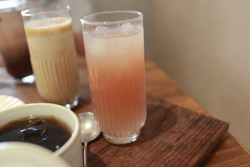 台南市北區吃。台南市|北區。「窗扉 Window Cocoa」新店搶先報報!!!!!隱身在巷弄裡老宅獨特可可飲品咖啡店,老洋房日