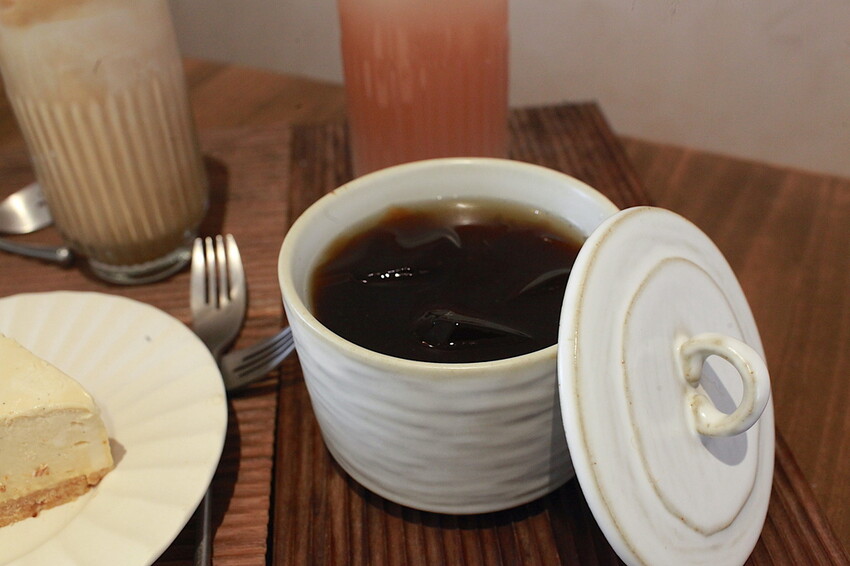 台南市北區吃。台南市|北區。「窗扉 Window Cocoa」新店搶先報報!!!!!隱身在巷弄裡老宅獨特可可飲品咖啡店,老洋房日