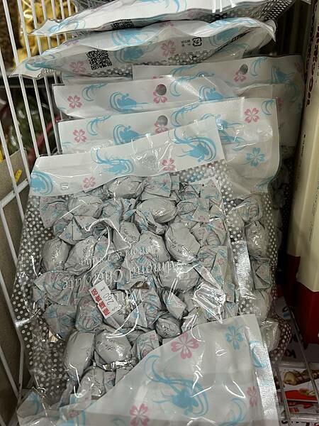 【屏東萬丹】隆達糖果餅乾批發零售專賣店 ~天啊!大家都大包小