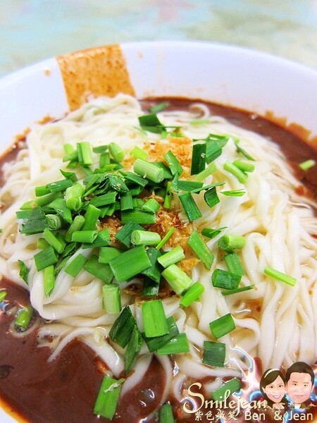 宜蘭縣頭城鎮綵宸小吃》40年老店頭城麻醬麵蛤蜊湯創始店，超美味麻醬麵、超鮮甜蛤蠣湯