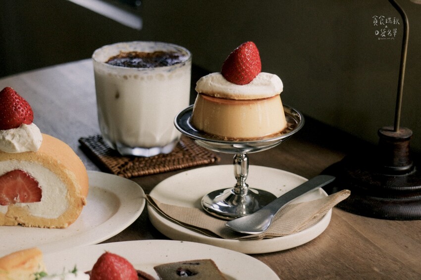 台中中區｜隱身舊城區日式昭和氛圍咖啡廳，季節限定草莓甜點一次