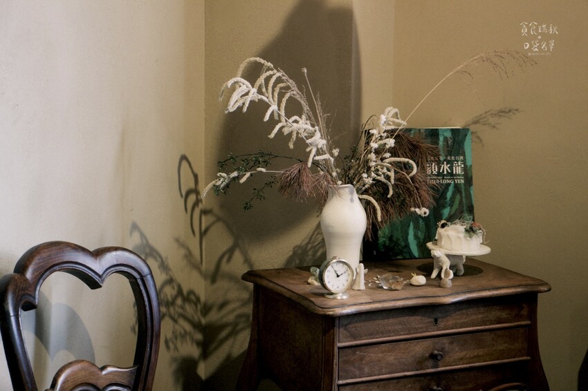 台中中區｜隱身舊城區日式昭和氛圍咖啡廳，季節限定草莓甜點一次