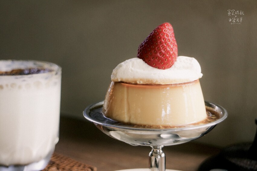 台中中區｜隱身舊城區日式昭和氛圍咖啡廳，季節限定草莓甜點一次
