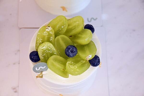 高雄市三民區莫蘭迪舒服的配色，主打4吋蛋糕、台灣特色咖啡的不限時咖啡廳【Four U Coffee】結合藝術風格，讓你我徹底感