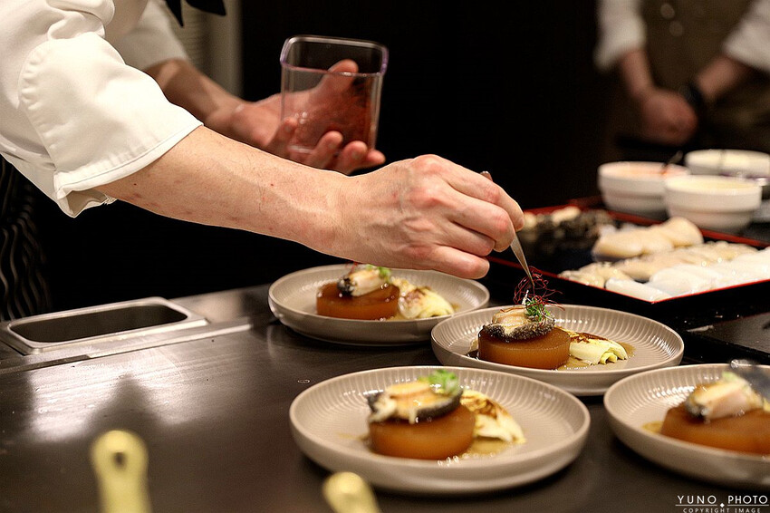 新北市林口區超高CP值！活體龍蝦、日本A5和牛、南非鮑魚、北海道生食級干貝通通有