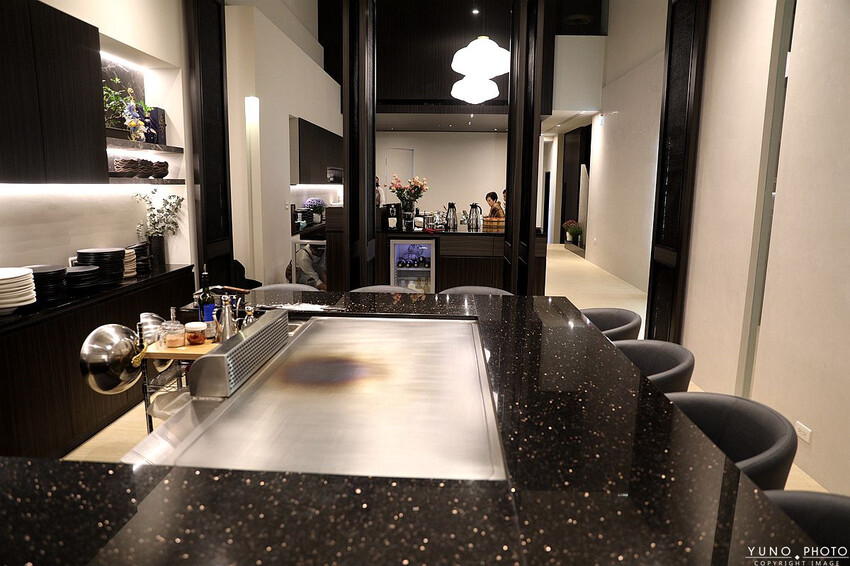 新北市林口區超高CP值！活體龍蝦、日本A5和牛、南非鮑魚、北海道生食級干貝通通有