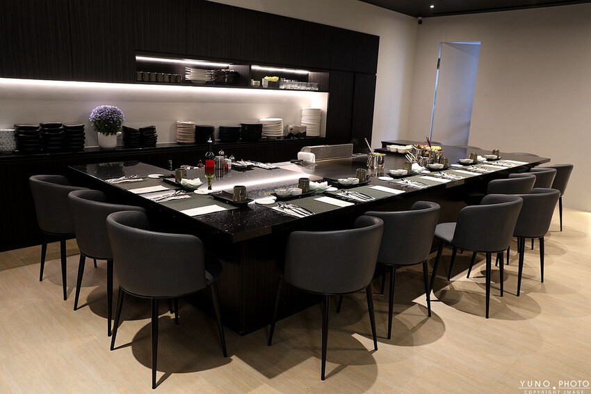 新北市林口區超高CP值！活體龍蝦、日本A5和牛、南非鮑魚、北海道生食級干貝通通有