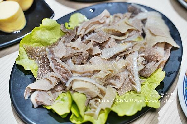 【桃園美食】小樓石頭火鍋|自助式石頭火鍋|獨家秘製炒料|大骨湯底|吃鍋聚餐的好去處 (15).JPG