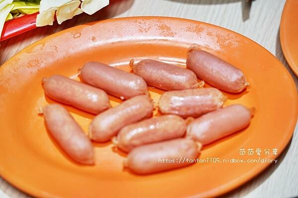 【桃園美食】小樓石頭火鍋|自助式石頭火鍋|獨家秘製炒料|大骨湯底|吃鍋聚餐的好去處 (13).JPG