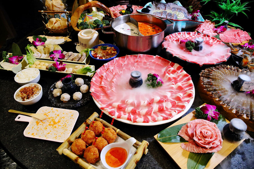 新開幕!泰滾泰式火鍋桃園店,偽出國!熱帶叢林島嶼度假風,霸氣 新開幕!泰滾泰式火鍋桃園店,偽出國!熱帶叢林島嶼度假風,霸氣