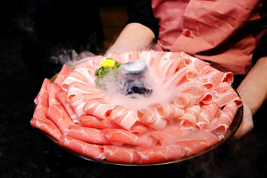 新開幕!泰滾泰式火鍋桃園店,偽出國!熱帶叢林島嶼度假風,霸氣 新開幕!泰滾泰式火鍋桃園店,偽出國!熱帶叢林島嶼度假風,霸氣