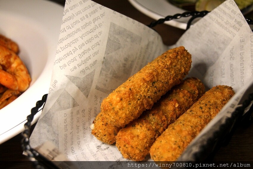 台北市中正區台北車站南陽街美食 台北義大利麵推薦！ 平價親民三份主餐免千元！料豐味美~【艾隆義式麵食館(北車店)】