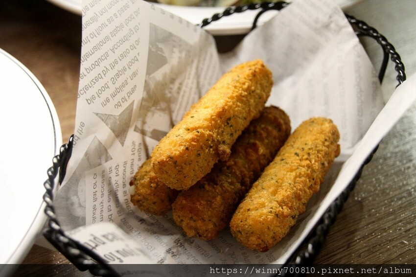 台北市中正區台北車站南陽街美食 台北義大利麵推薦！ 平價親民三份主餐免千元！料豐味美~【艾隆義式麵食館(北車店)】