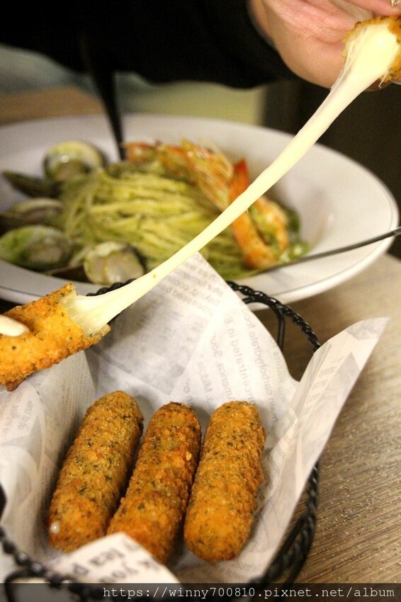 台北市中正區台北車站南陽街美食 台北義大利麵推薦！ 平價親民三份主餐免千元！料豐味美~【艾隆義式麵食館(北車店)】