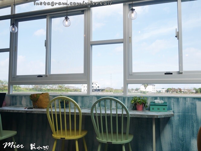 宜蘭|| 隱藏在田中央的白色咖啡館 讓人覺得很Chill 手 P1670517