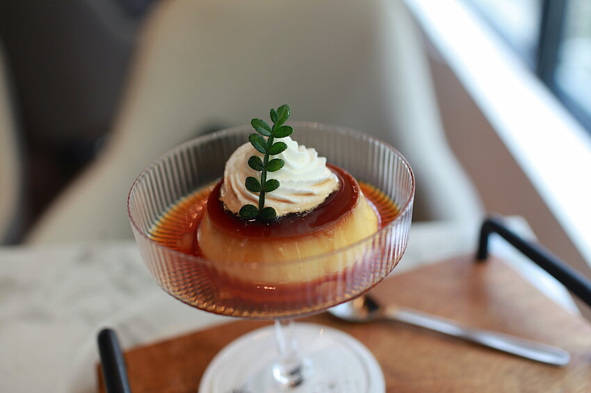 高雄市仁武區吃。高雄市｜仁武區。「三十早人羽''仁武總店''Han's coffee」新店報報!!!! 門面氣派複合式咖啡廳，全台唯