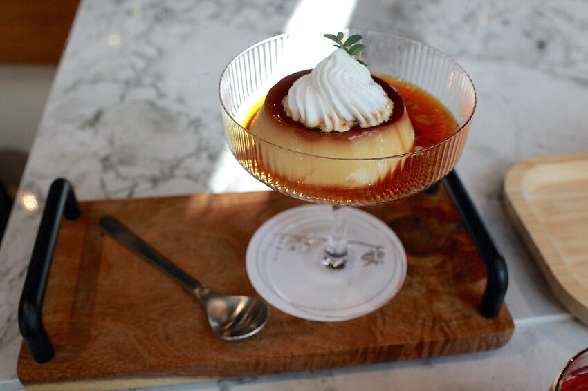 高雄市仁武區吃。高雄市｜仁武區。「三十早人羽''仁武總店''Han's coffee」新店報報!!!! 門面氣派複合式咖啡廳，全台唯