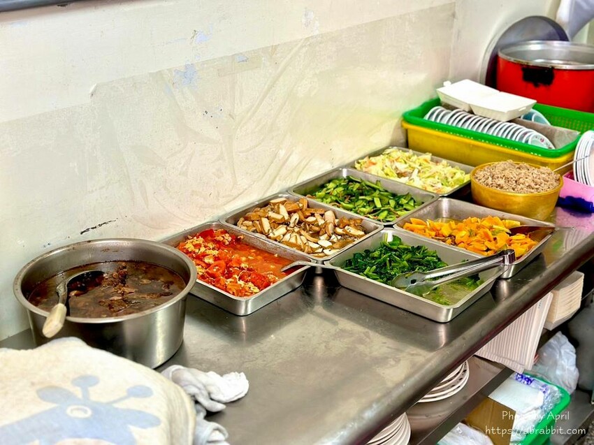 台中市北區康家小吃(堂肉圓)-不只賣肉圓,一大早還能買便當