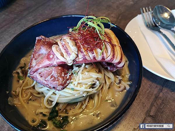 基隆市中正區基隆好食城美食【布娜飛比利時啤酒餐廳基隆好食城店】基隆海景餐廳、義式手工窯烤披薩美食