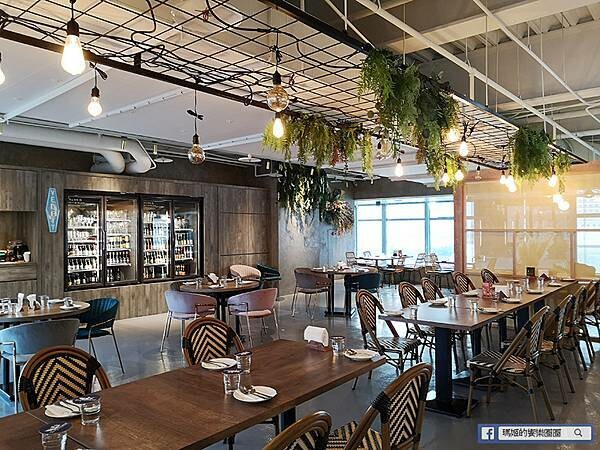 基隆市中正區基隆好食城美食【布娜飛比利時啤酒餐廳基隆好食城店】基隆海景餐廳、義式手工窯烤披薩美食