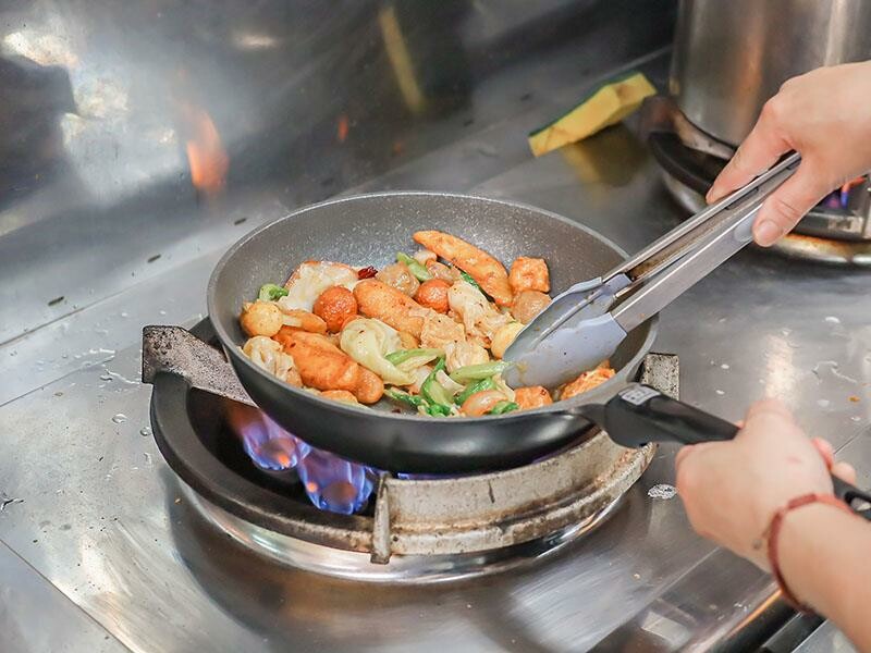 新竹東區宵夜麻辣干鍋｜麻的小辛辣超夠味，辣妹鍋超狂推薦。