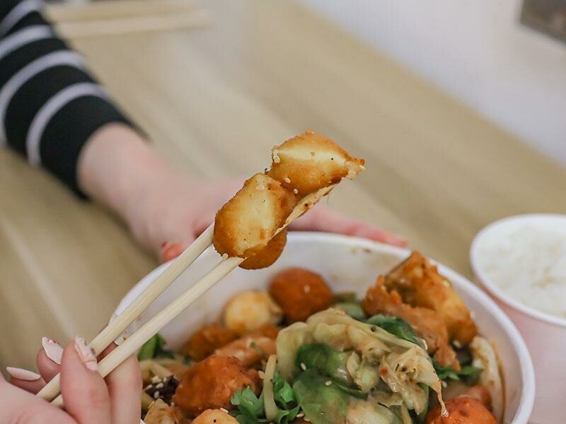 新竹東區宵夜麻辣干鍋｜麻的小辛辣超夠味，辣妹鍋超狂推薦。