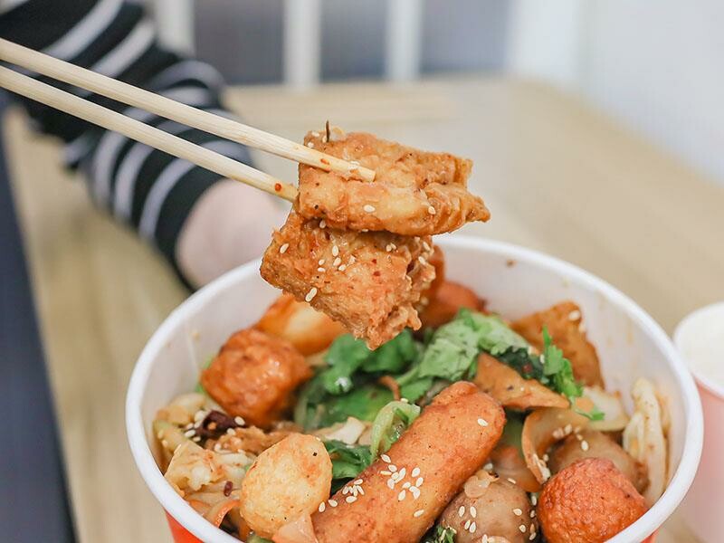 新竹東區宵夜麻辣干鍋｜麻的小辛辣超夠味，辣妹鍋超狂推薦。