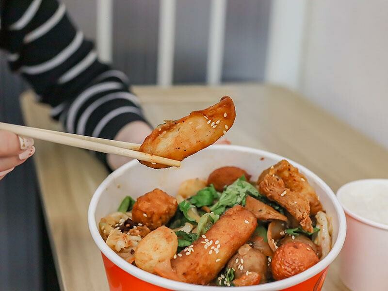 新竹東區宵夜麻辣干鍋｜麻的小辛辣超夠味，辣妹鍋超狂推薦。