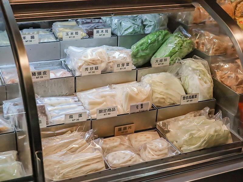 新竹東區宵夜麻辣干鍋｜麻的小辛辣超夠味，辣妹鍋超狂推薦。