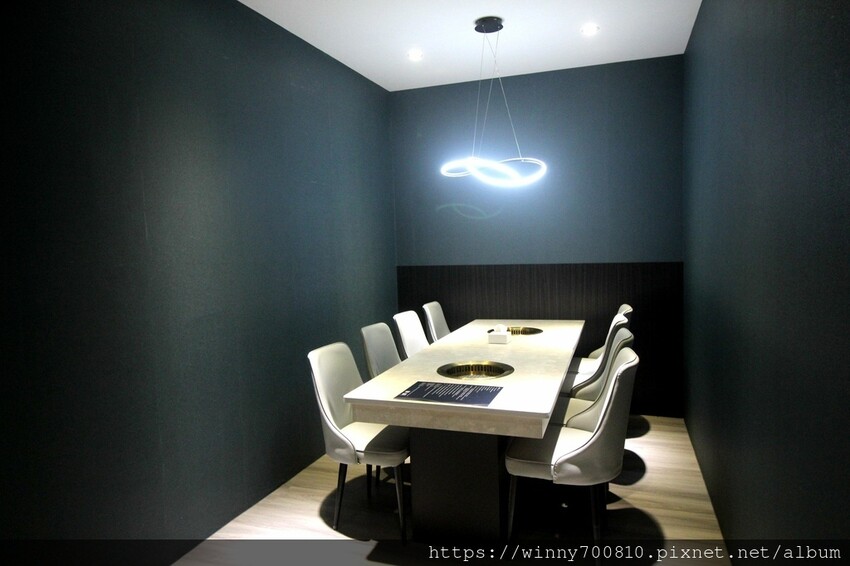 桃園市桃園區今年二月新開幕！桃園很頂的燒肉餐廳～勞斯萊斯級的極致享受！【純水燒肉】日本空運來台的頂級A5黑毛牛，只