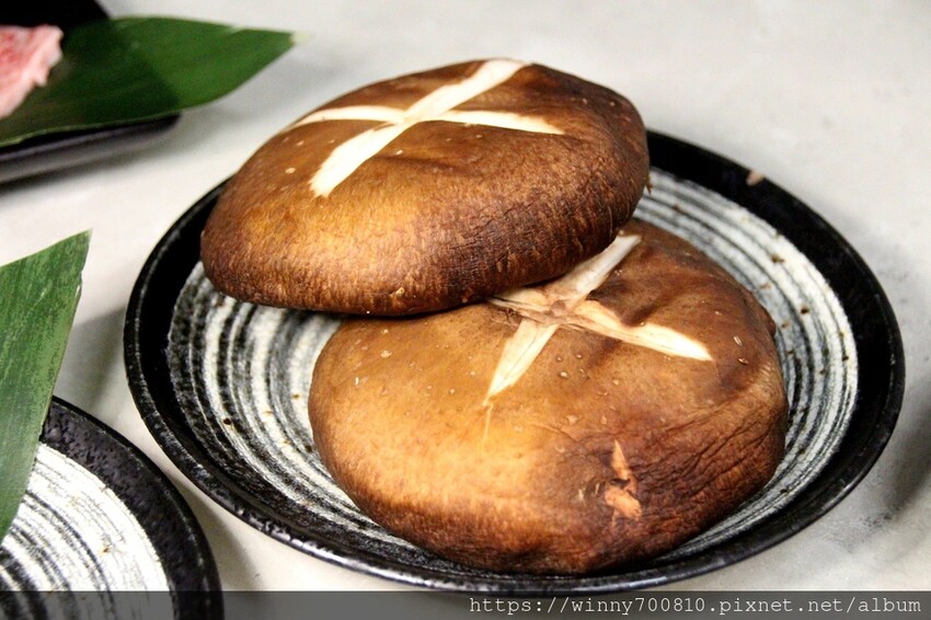 桃園市桃園區今年二月新開幕！桃園很頂的燒肉餐廳～勞斯萊斯級的極致享受！【純水燒肉】日本空運來台的頂級A5黑毛牛，只