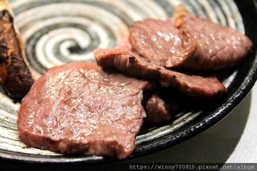 桃園市桃園區今年二月新開幕！桃園很頂的燒肉餐廳～勞斯萊斯級的極致享受！【純水燒肉】日本空運來台的頂級A5黑毛牛，只