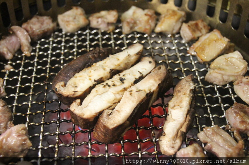 桃園市桃園區今年二月新開幕！桃園很頂的燒肉餐廳～勞斯萊斯級的極致享受！【純水燒肉】日本空運來台的頂級A5黑毛牛，只