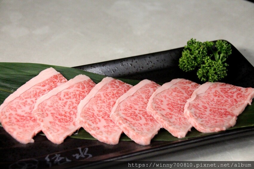 桃園市桃園區今年二月新開幕！桃園很頂的燒肉餐廳～勞斯萊斯級的極致享受！【純水燒肉】日本空運來台的頂級A5黑毛牛，只