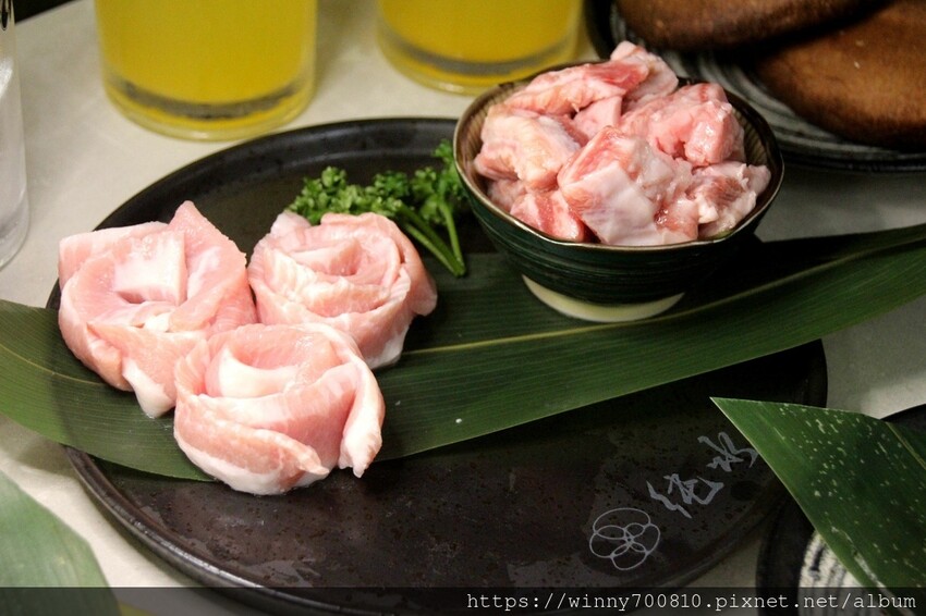 桃園市桃園區今年二月新開幕！桃園很頂的燒肉餐廳～勞斯萊斯級的極致享受！【純水燒肉】日本空運來台的頂級A5黑毛牛，只