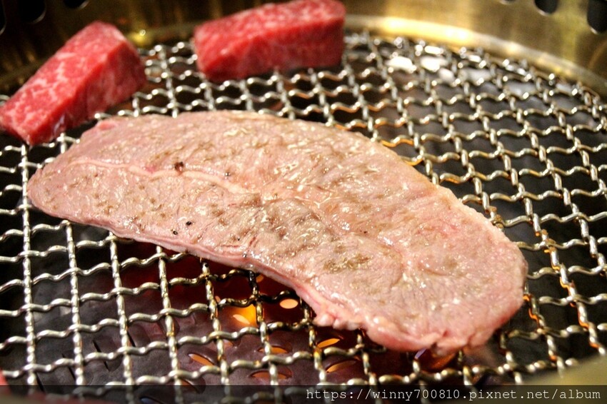 桃園市桃園區今年二月新開幕！桃園很頂的燒肉餐廳～勞斯萊斯級的極致享受！【純水燒肉】日本空運來台的頂級A5黑毛牛，只