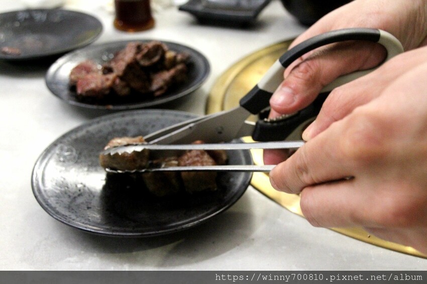 桃園市桃園區今年二月新開幕！桃園很頂的燒肉餐廳～勞斯萊斯級的極致享受！【純水燒肉】日本空運來台的頂級A5黑毛牛，只