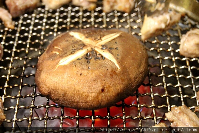 桃園市桃園區今年二月新開幕！桃園很頂的燒肉餐廳～勞斯萊斯級的極致享受！【純水燒肉】日本空運來台的頂級A5黑毛牛，只