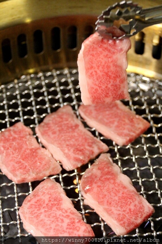 桃園市桃園區今年二月新開幕！桃園很頂的燒肉餐廳～勞斯萊斯級的極致享受！【純水燒肉】日本空運來台的頂級A5黑毛牛，只