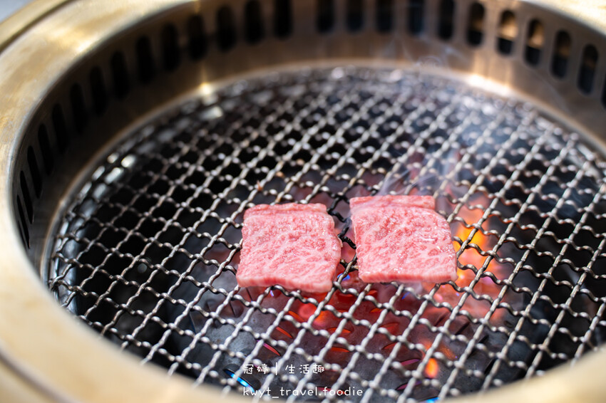 桃園燒肉餐廳推薦_純水燒肉，燒肉自己烤6折！日本A5和牛專賣，松露醬無限續，桃園包廂餐廳推薦_2025菜單 – 冠婷生活趣