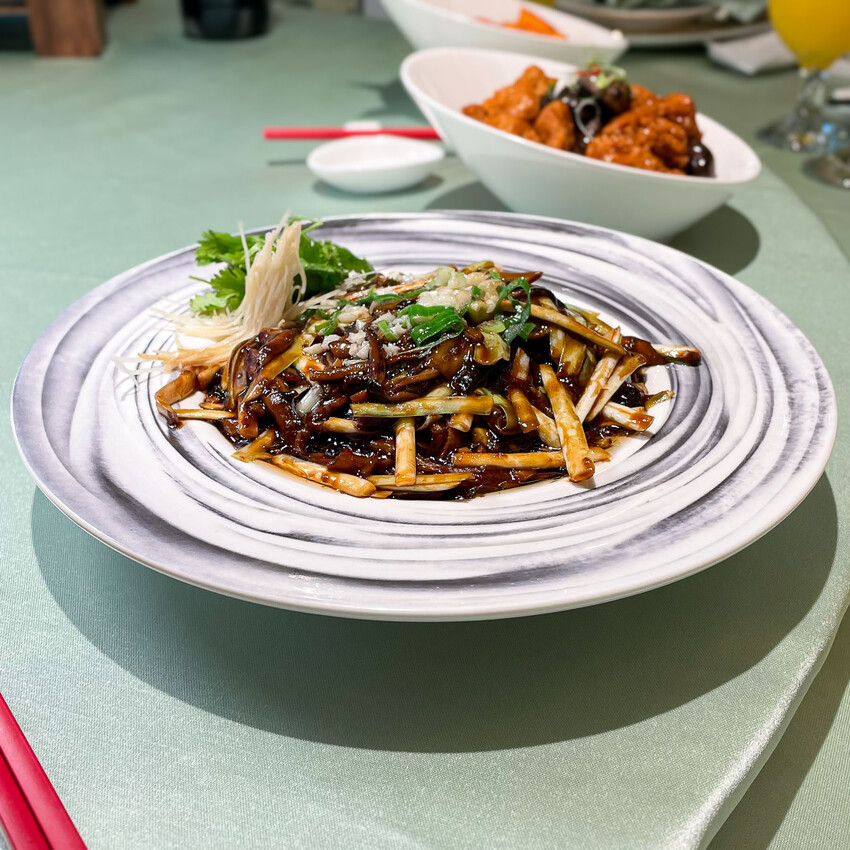 莫蘭迪色系的北歐質感宴會廳，空中證婚花園！板橋宴場地推薦- 安妮 Anny