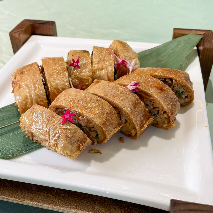 莫蘭迪色系的北歐質感宴會廳，空中證婚花園！板橋宴場地推薦- 安妮 Anny