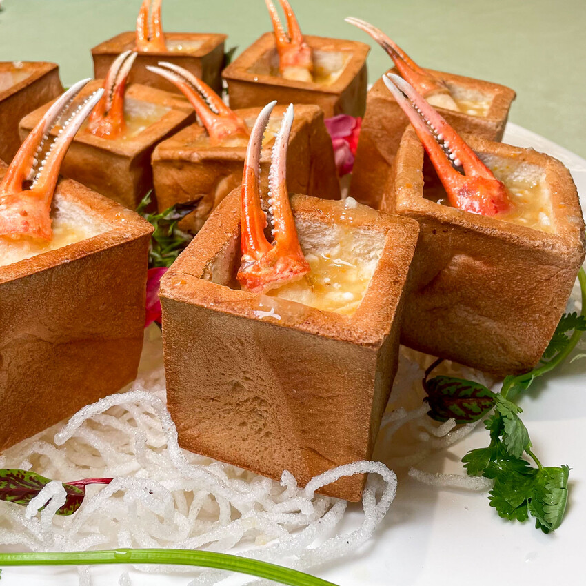 莫蘭迪色系的北歐質感宴會廳，空中證婚花園！板橋宴場地推薦- 安妮 Anny