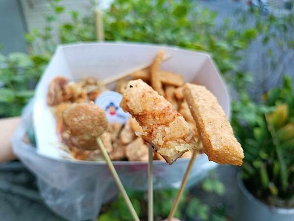 高雄市大寮區高雄餐車美食推薦【真魷意思】餐車版的海陸大餐，讓你越吃越有意思！