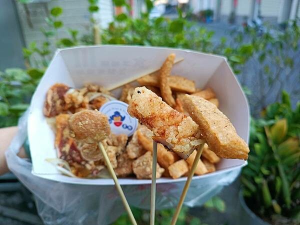 高雄市大寮區高雄餐車美食推薦【真魷意思】餐車版的海陸大餐，讓你越吃越有意思！
